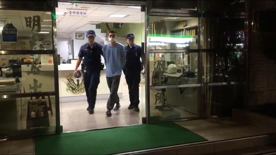 林口警強勢拘提  霸王餐慣犯狼狽就逮