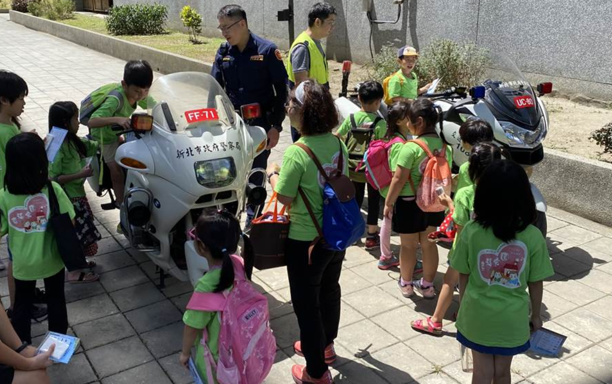 小小警萌翻天 林口警分局洋溢青春氣息